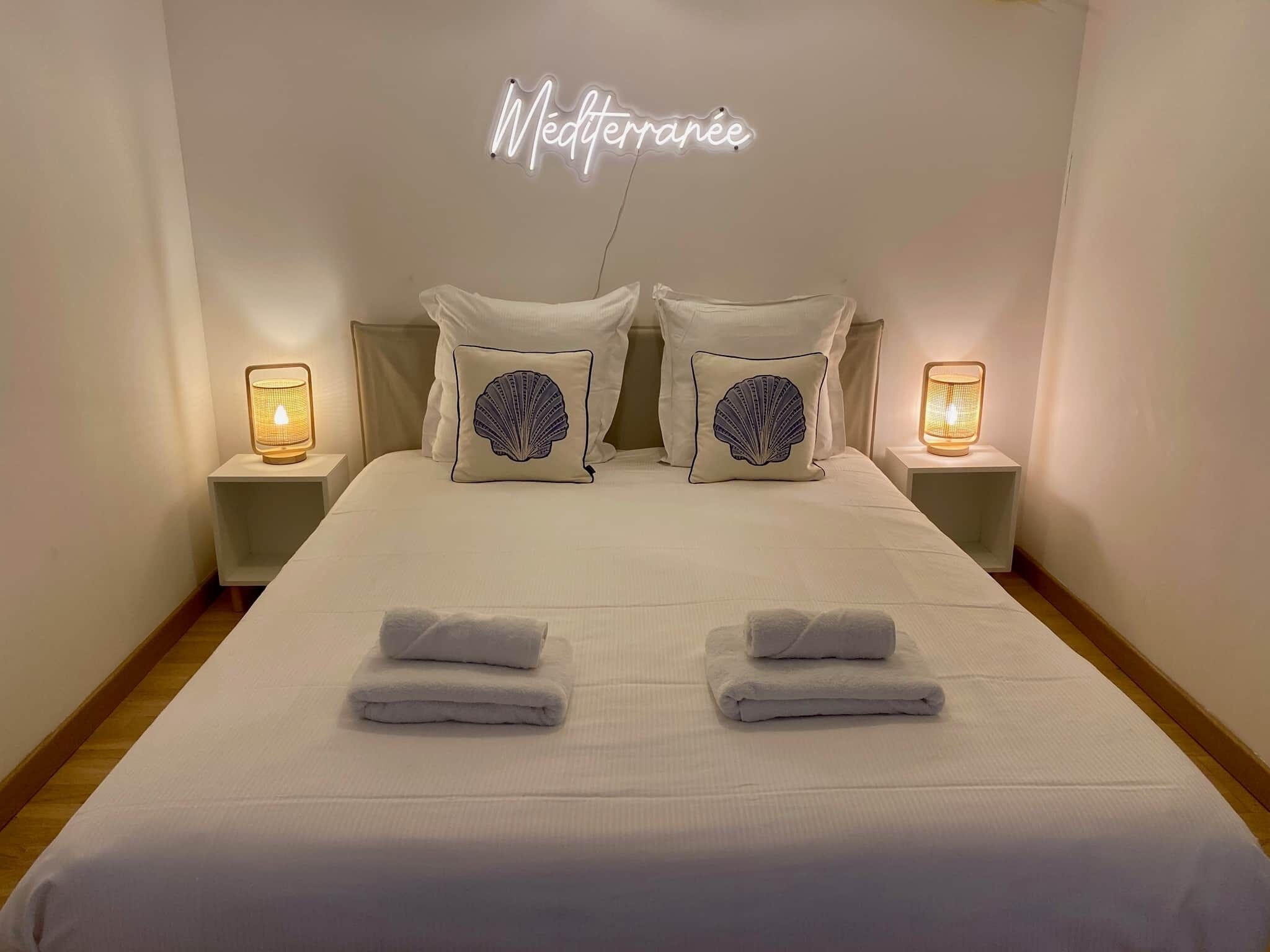 1 habitación, tabla de planchar con plancha, wifi y ropa de cama 