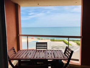Outdoor dining - "578" Superb T2 Sea Front, Parking, Air Conditioning (Sète)