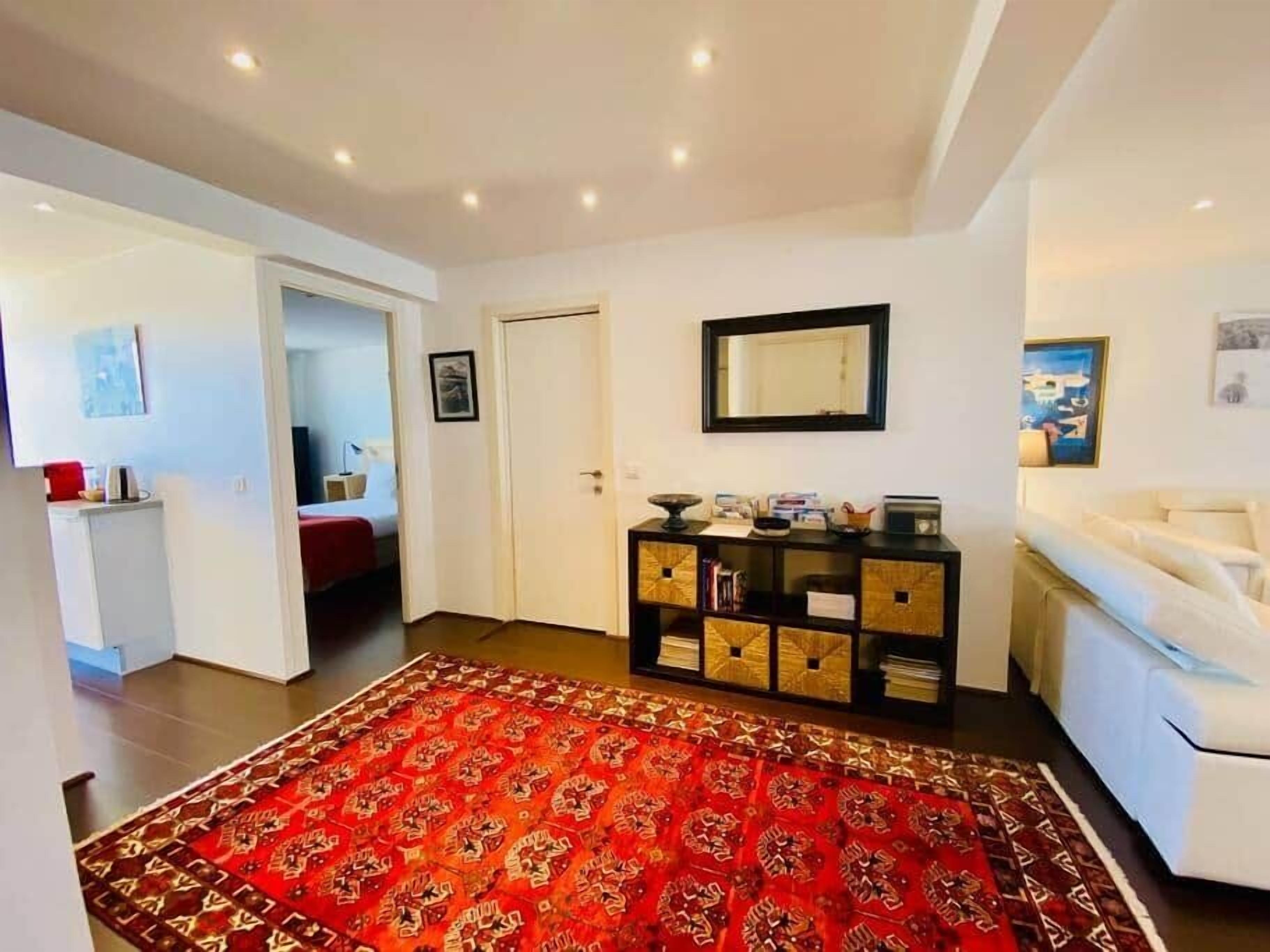 1 chambre, fer et planche à repasser, draps fournis