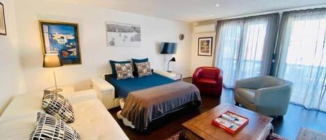 1 室のベッドルーム、アイロン / アイロン台、ベッドシーツ