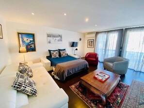 Unclassified image, 4 of 22, button - "Le Jardin" Superb T2, Air conditioning, Parking & Terrace (Sète)