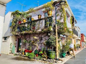 Unclassified image, 5 of 22, button - "Le Jardin" Superb T2, Air conditioning, Parking & Terrace (Sète)