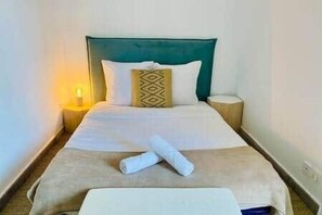 Unclassified image, 3 of 23, button - "Port Vauban "Superb T2 station side Parking Clim Wifi Terrace (Sète)