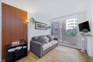 TV - Live Downtown 2BR Apartment W/ 2 TV near Downtown (Santiago)