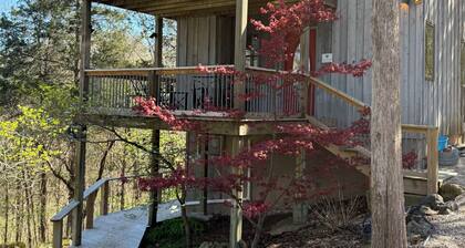 Heart of The Meramec River Cabin