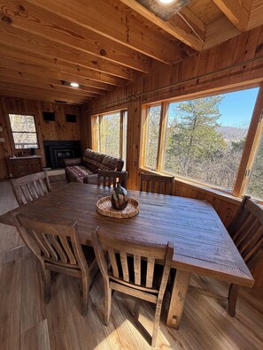 Dining - Heart of The Meramec River Cabin (Bourbon)