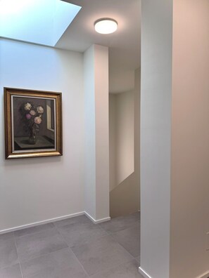 Interior - Jungle Sarnico Color Suites  -Garage - Self check - 2 min from the lake and downtown (Sarnico)