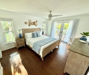 4 bedrooms, desk, iron/ironing board, free WiFi - Elegant Escape. Private Pool, Spa & Minutes to Sanibel Beaches (Fort Myers)