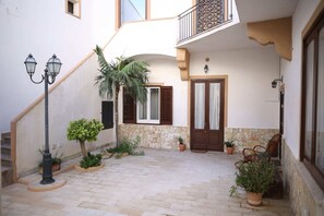 Immagine non classificata, 2 di 16, pulsante