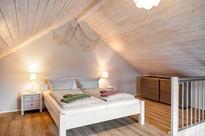 2 bedrooms, WiFi, bed sheets