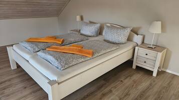 2 bedrooms, WiFi, bed sheets