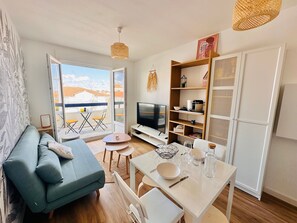 Unclassified image, 5 of 22, button - Stay in the Heart of La Chaume Facing the Ocean – Les Barges 40! (Les Sables-d'Olonne)