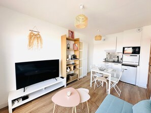 Unclassified image, 3 of 22, button - Stay in the Heart of La Chaume Facing the Ocean – Les Barges 40! (Les Sables-d'Olonne)