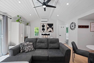 Hockley Valley Cozy Cottage with Waterfront Access!