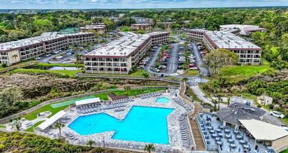Gorgeous OCEAN FRONT CORNER UNIT on first floor! Most private corner at resort!