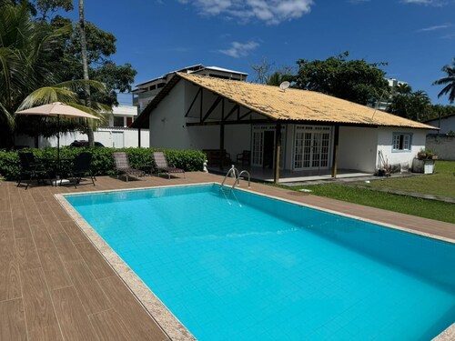 3 min walk from the beach. Cozy house with barbecue and pool for families.