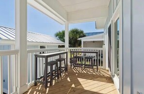 Outdoor dining - Beachside Bonfire Mexico Beach
Three bedroom home great for families sleeps nine (Mexico Beach)