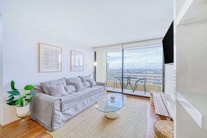TV - Urban Life Colon - 2D Piscina & Wifi (Las Condes)