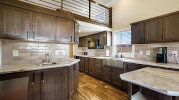 Deluxe Cottage, Balcony, Mountain View