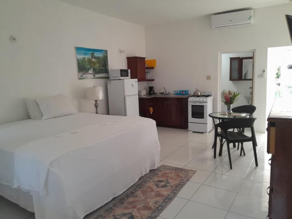 Deluxe Double Room, Balcony, Garden View | In-room safe, iron/ironing board, free WiFi