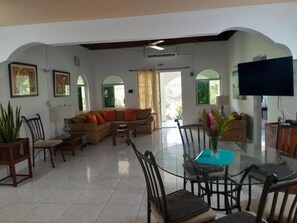 Interior - Coco Gardens (Negril)