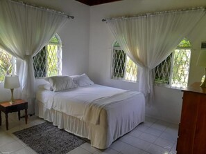 In-room safe, iron/ironing board, free WiFi - Coco Gardens (Negril)