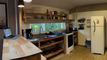 Family Villa | Private kitchen | Fridge, microwave, oven, stovetop