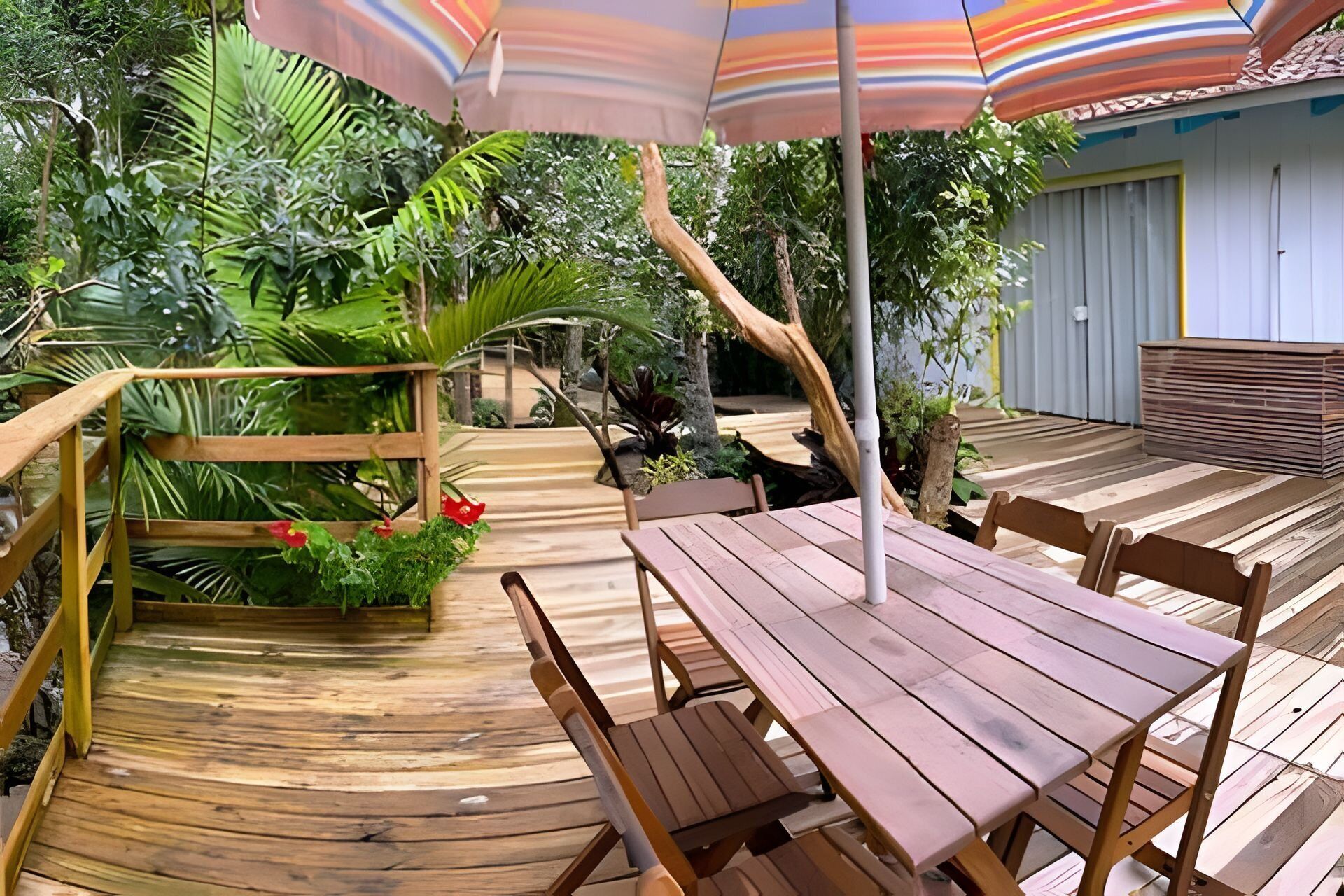 Basic Villa | Outdoor dining