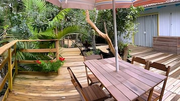 Basic Villa | Outdoor dining