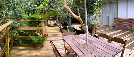 Basic Villa | Outdoor dining