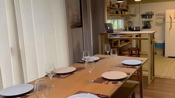 Basic Villa | Dining