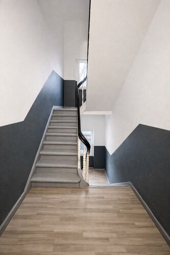 Direkt am Rhein - Zentral, Ruhig & Hell.