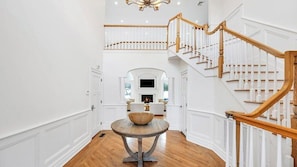 Interior - Exquisite Southampton estate with a private heated pool and expansive... (Southampton)