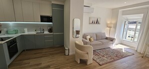 TV - Luxury Romantic Apartment in Faro Center (Faro)