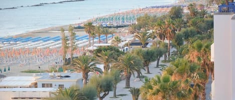 Deluxe Double Room, Balcony, Beach View | Beach