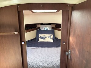 Room - Peaceful 1-bedroom boat in Daytona Beach for a relaxing stay (Daytona Beach)