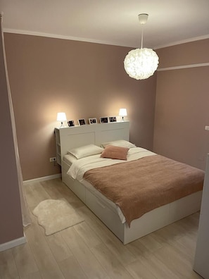 3 chambres, fer et planche à repasser, Wi-Fi gratuit, draps fournis