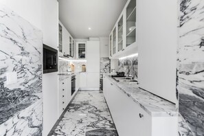 Nicht klassifiziertes Bild, 3 von 10, Schaltfläche