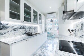 Nicht klassifiziertes Bild, 2 von 10, Schaltfläche