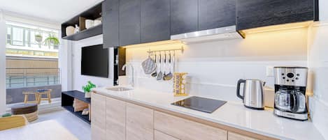 Fridge, microwave, stovetop, toaster