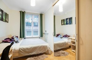 3 bedrooms, iron/ironing board, free WiFi, bed sheets - Prime Location 2 bed Flat | Bond St, Selfridges - Pass the Keys (London)