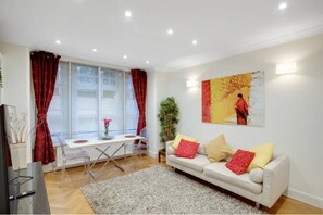 TV - Prime Location 2 bed Flat | Bond St, Selfridges - Pass the Keys (London)