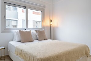 ซิตี้อพาร์ทเมนท์, ปลอดบุหรี่, ระเบียง | เตารีด/โต๊ะรีดผ้า, Wi-Fi ฟรี