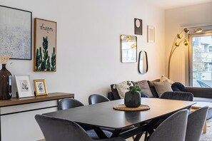 シティ アパートメント 禁煙 バルコニー | ダイニングルーム