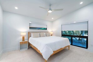 2 bedrooms, iron/ironing board, WiFi, bed sheets - Villa Bayou- Modern Waterfront Home on Clam Bayou (Sanibel)