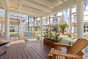 Terrace/patio - Beautiful 3BR Townhome | Private Beach Access (Destin)