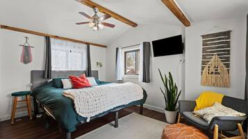 2 habitaciones, tabla de planchar con plancha, cuna de viaje y wifi