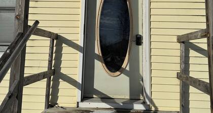 Quiet 2 Bedroom Apt in Bristol-15 minutes from Middlebury