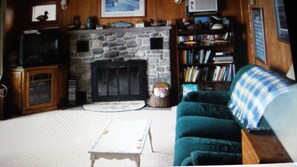 Living area - Beautiful sunsets and close to the Salmon River. (Oswego)