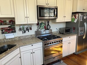 Private kitchen - Terrific location in Savannah Historic District Rent monthly up to six months (Savannah)